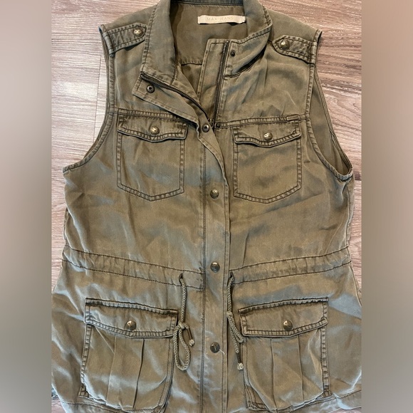 Cargo vest - Picture 2 of 3